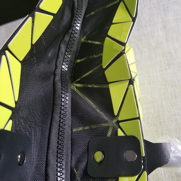 Lucky 7 Geo Bag Lime Green - Picture 2 of 16